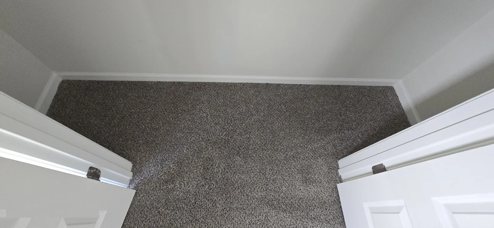 Custom Walk-In Wardrobe & Closet Carpet Fitout